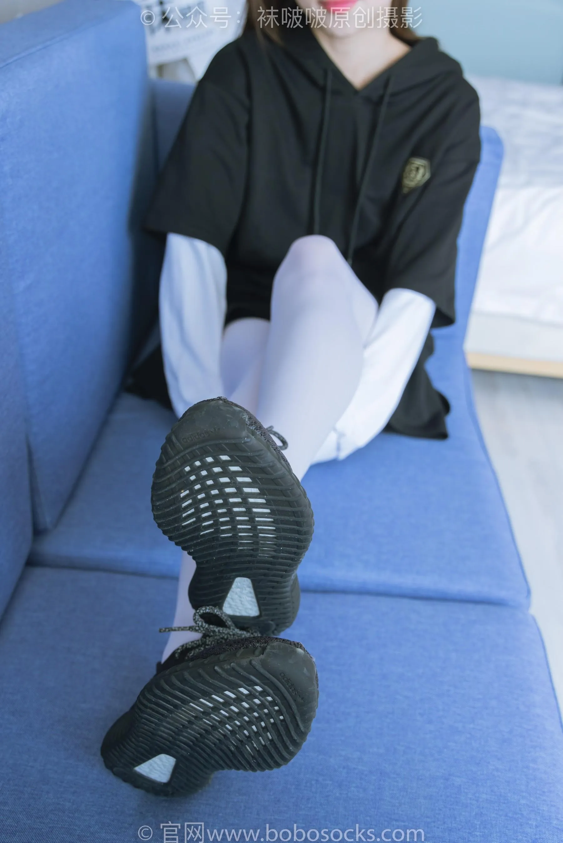 [BoBoSocks袜啵啵]NO.214 小沫-黑色运动鞋、厚白丝 [89P]插图6